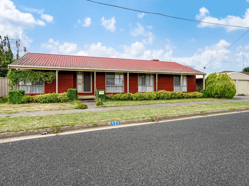 121 Edwards Street, Sebastopol, VIC 3356