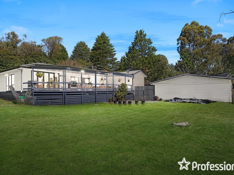 250 Warburton Highway, Wandin North, VIC 3139