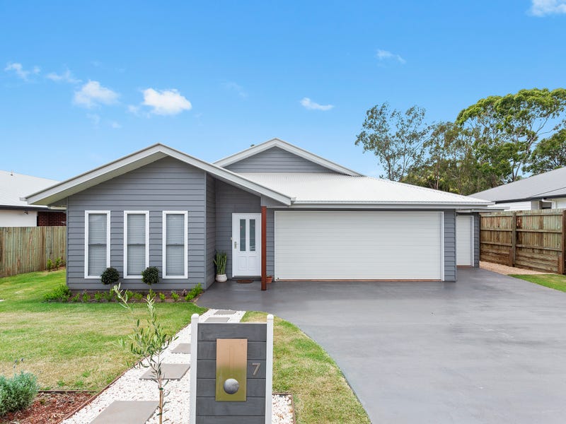 7 Madsen Close, Highfields, Qld 4352 Property Details