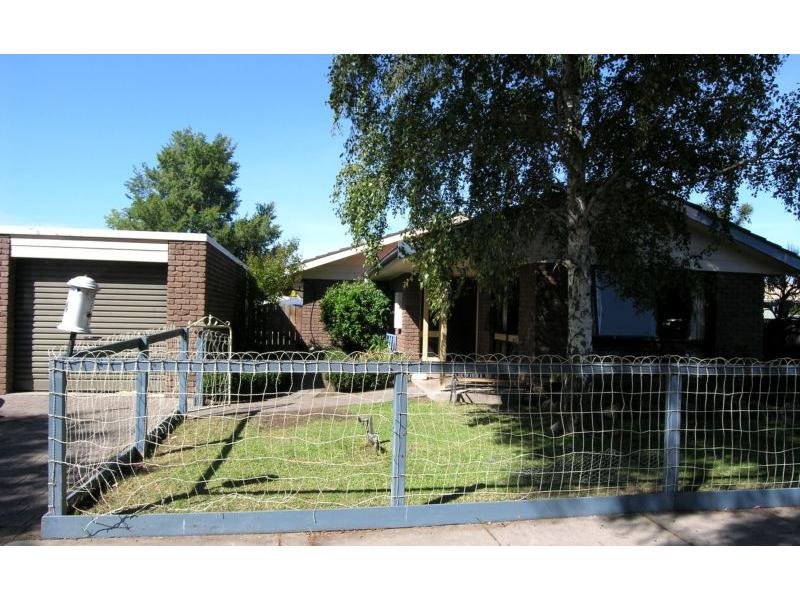 4 Coverdale Drive, Sale, Vic 3850 Property Details