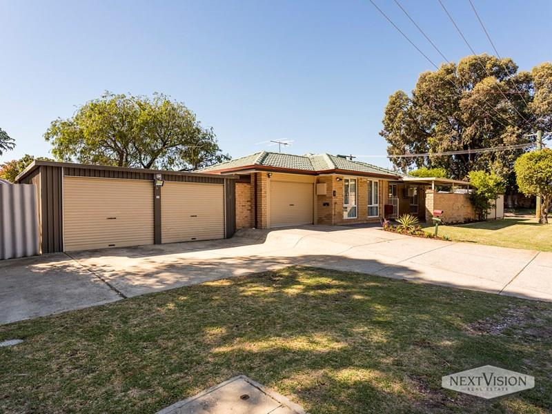 4 Imperial Court, Seville Grove, WA 6112
