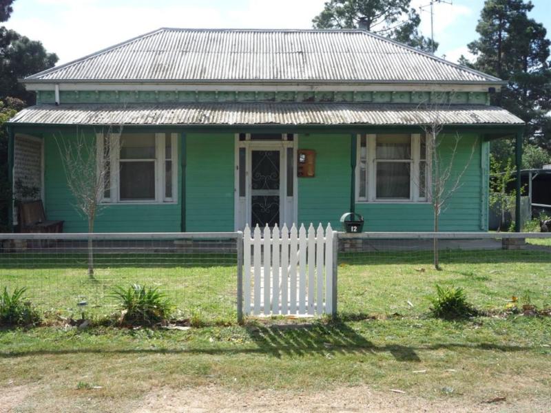 12 Mcmahon Street, St Arnaud, VIC 3478