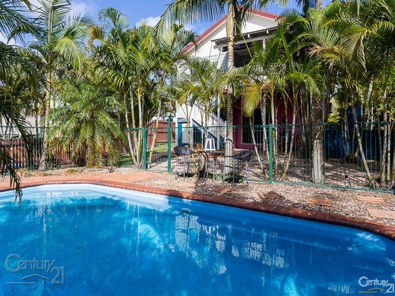 30 Serpentine Creek Road, Redland Bay, QLD 4165
