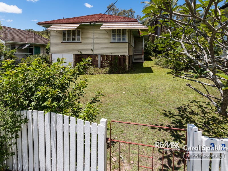 32 Capella Street, Coorparoo, Qld 4151 Property Details