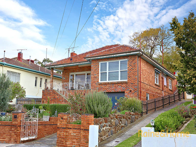 27 Hillside Crescent, Maribyrnong, Vic 3032 - Property Details