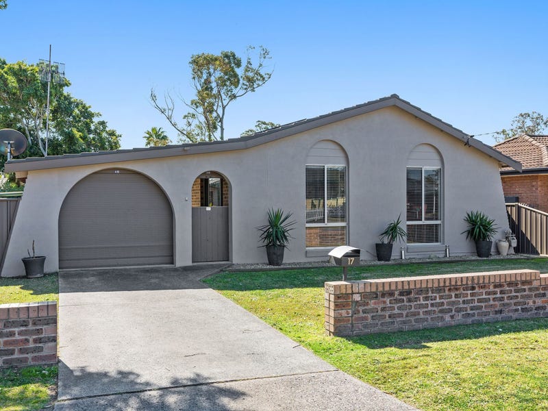 17 Colleen Street, Berkeley Vale, NSW 2261