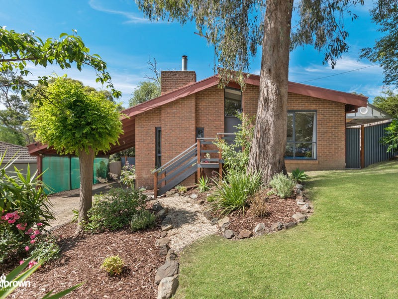 4 Valewood Drive, Launching Place, VIC 3139