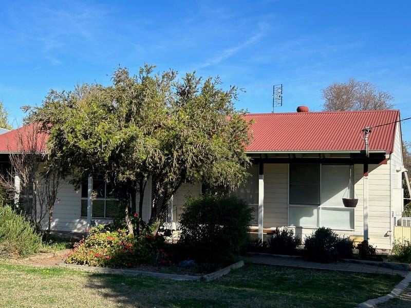 16 Willow Park Drive, Kootingal, NSW 2352 Property Details