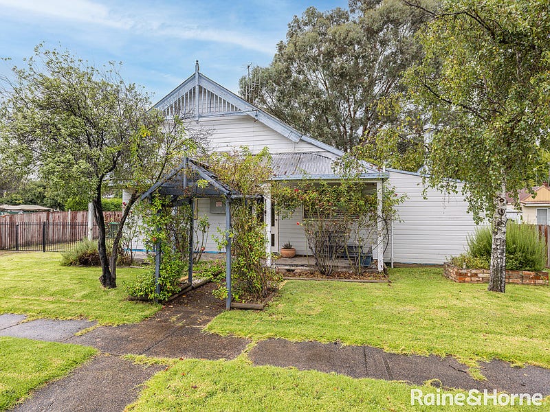 16 Perth Street, Perthville, NSW 2795