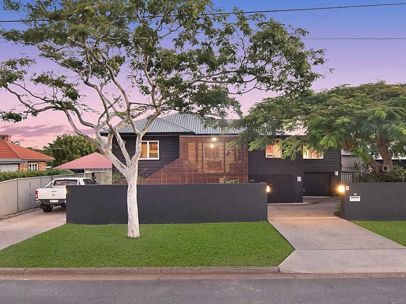 16 Clifford Street, Woody Point, QLD 4019