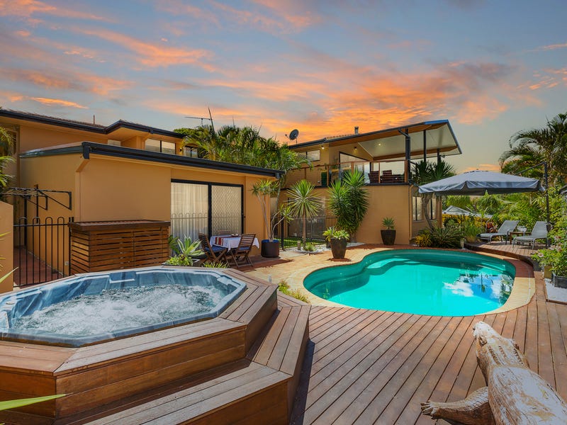 Houses for Sale in Banora Point, NSW 2486