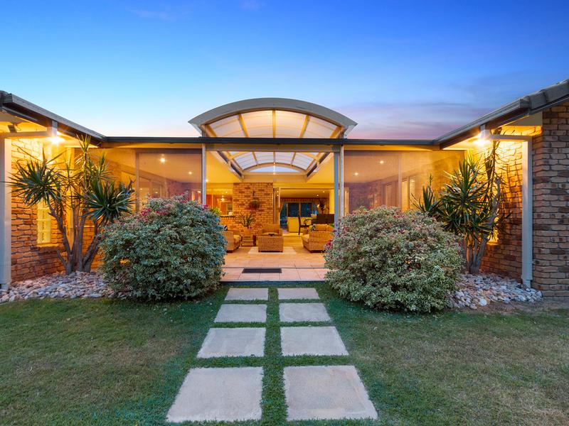 42 Riverdowns Crescent, Helensvale, Qld 4212 Property Details