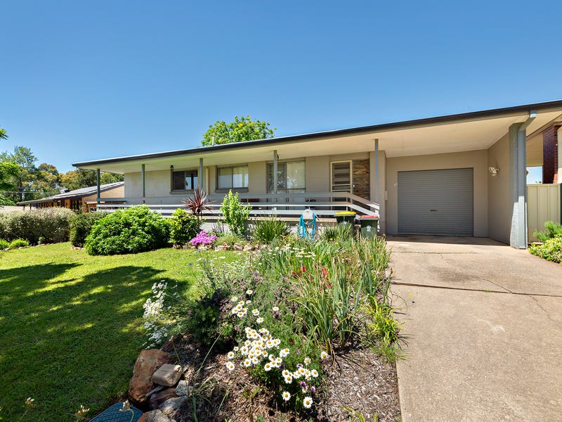 14 Clement Place, Macgregor, ACT 2615