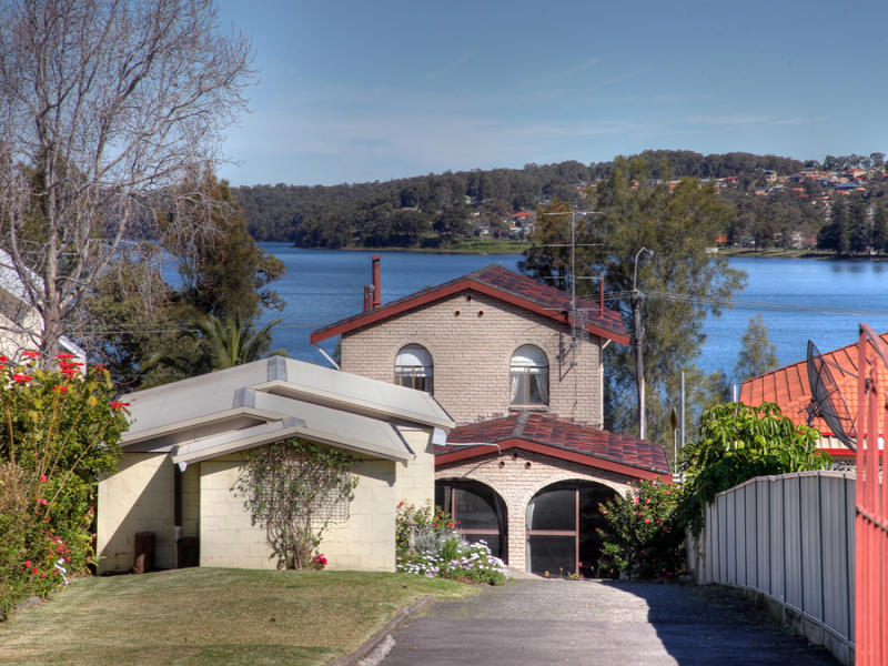 306 The Esplanade, Speers Point, NSW 2284