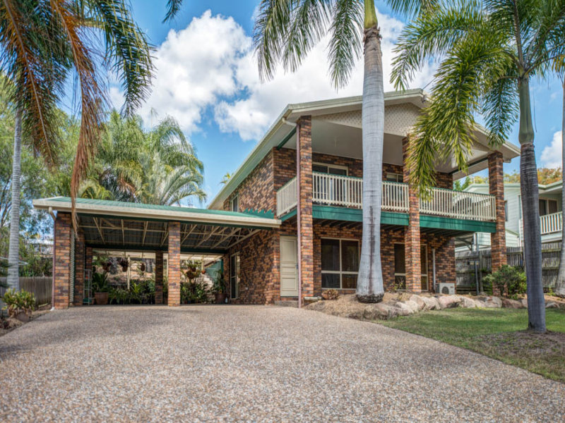 9 Fairway Avenue, Clinton, Qld 4680 Property Details