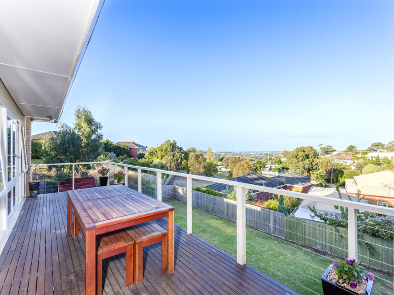 15 Grosvenor Drive, Wandana Heights, VIC 3216 - realestate.com.au