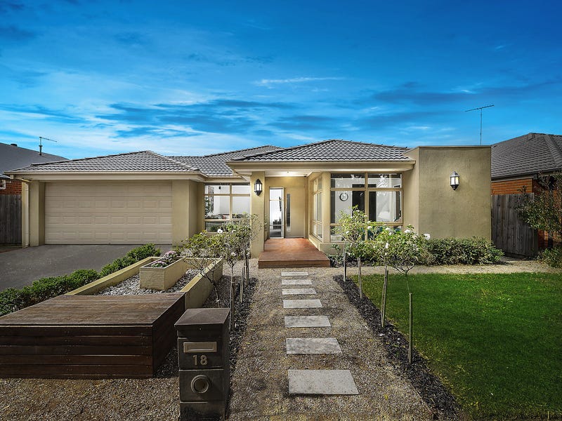 18 Carter Road, Armstrong Creek, VIC 3217