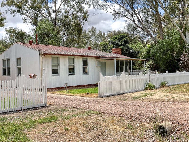 12 Railway Street, Euroa, Vic 3666 House for Sale