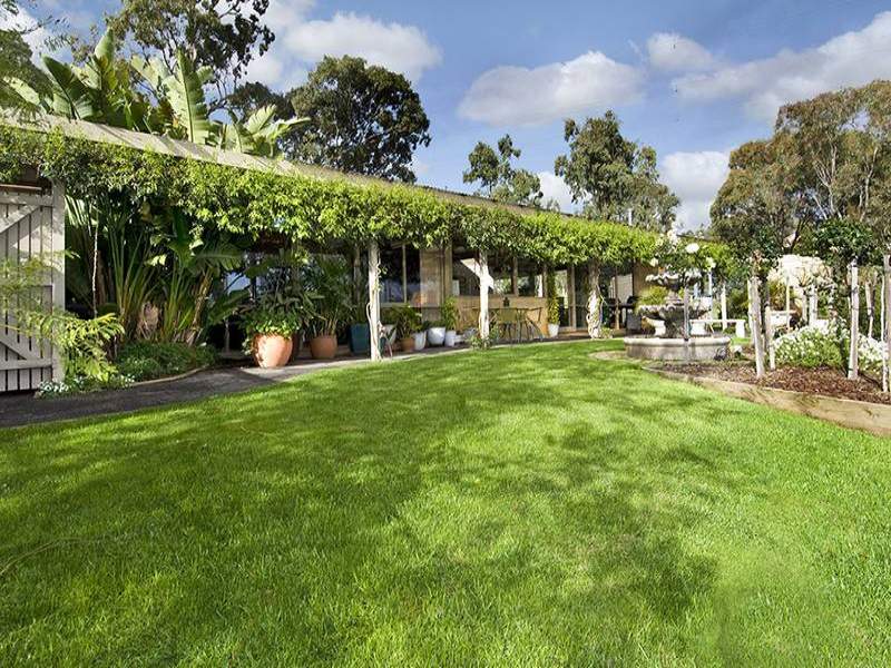 1 Hawkhurst Court, Eltham, Vic 3095 Property Details