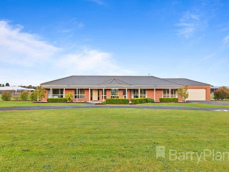 39 Windermere Way, Cardigan Village, VIC 3352