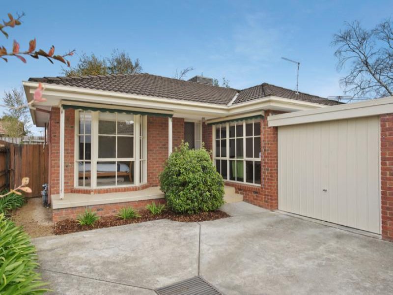 2/16 Wallace Road, Burwood, Vic 3125