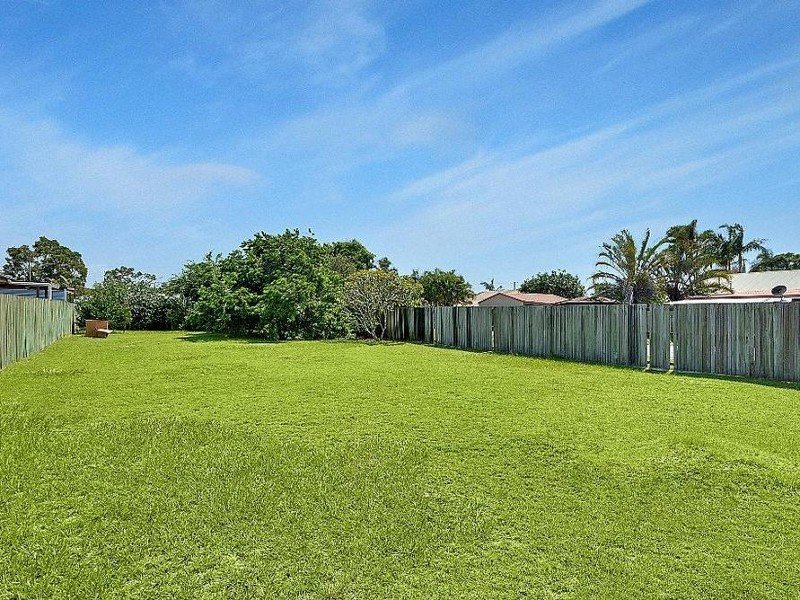 122 Coronation Avenue, Golden Beach, QLD 4551