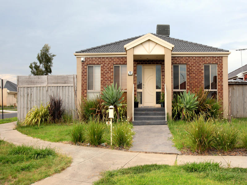 74 Lockwood Drive, Roxburgh Park, VIC 3064