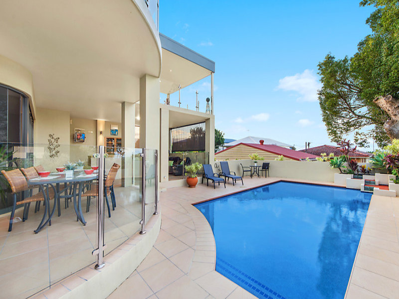 50 Carlton Tce, Wynnum, Qld 4178 Property Details