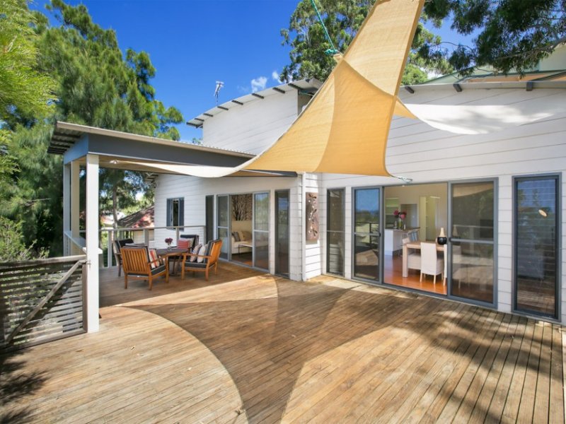 76 Phillip Street, Thirroul, NSW 2515 Property Details