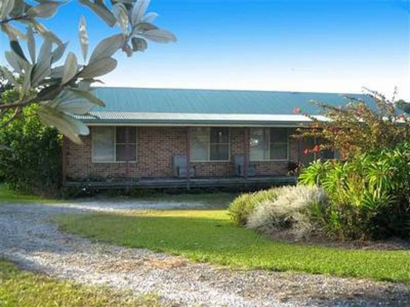 21 Waterview Cres, Woombah, NSW 2469