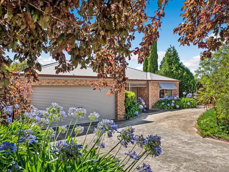 35 Caroline Chisholm Drive, Vic 3444 House for Sale