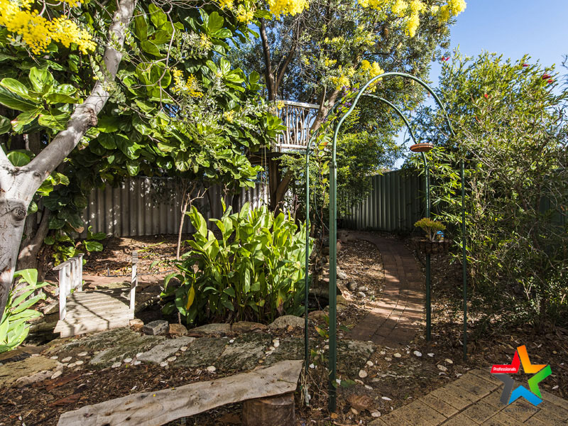 6 Valley Brook Road, Caversham, WA 6055 Property Details