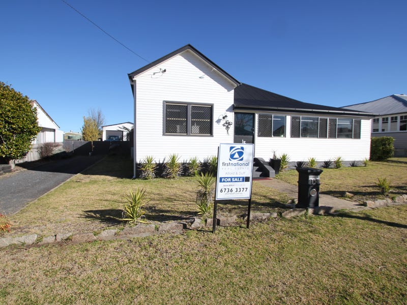 15 Molesworth Street, Tenterfield, NSW 2372