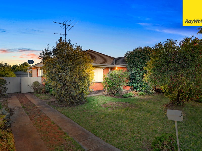 58 Childs Street, Melton South, VIC 3338