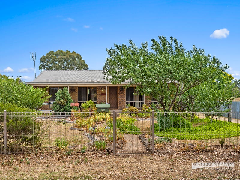 4 Hilliers Street, Newstead, Vic 3462 Property Details