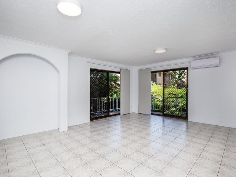 4/34 Imperial Parade, Labrador, QLD 4215