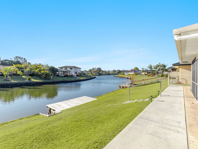 1/5 Bayview Drive, Yamba, NSW 2464 Property Details
