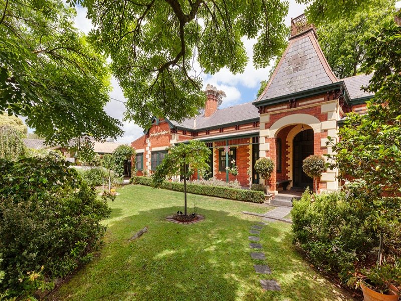 2 Gordon Crescent, Blackburn, Vic 3130 Property Details