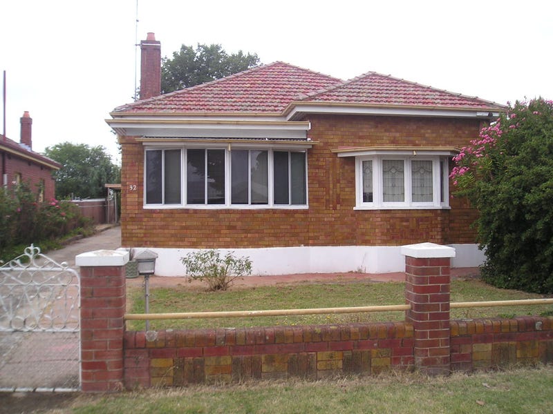 32 Street, Bathurst, NSW 2795