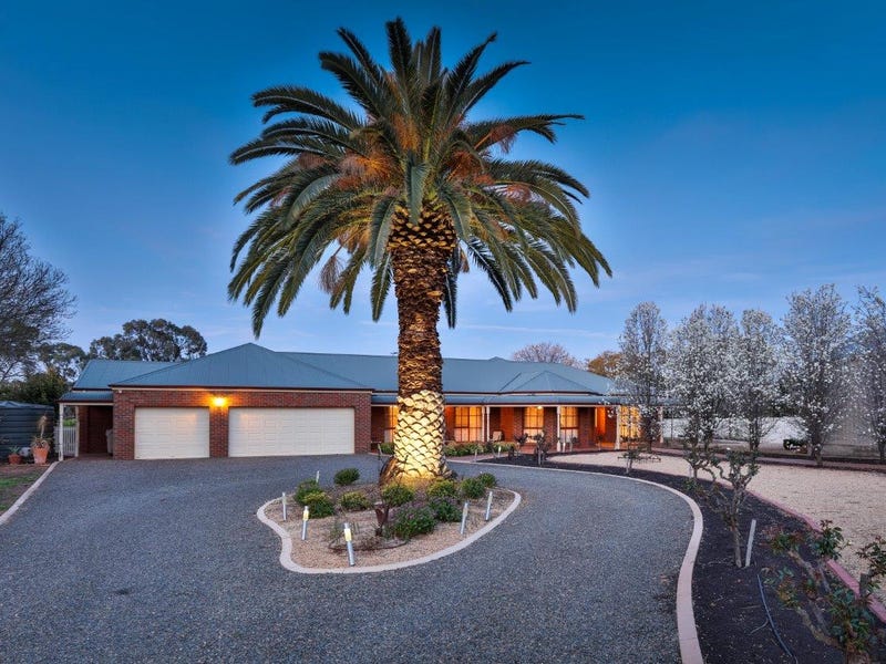 2 St Andrews Drive, Cabarita, VIC 3505