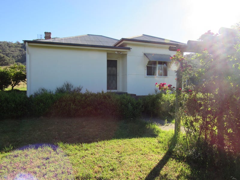 2561 Nundle Road, Woolomin, NSW 2340