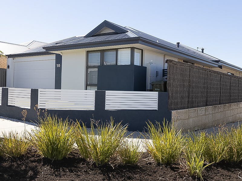 10 Commodore Avenue, Clarkson, WA 6030