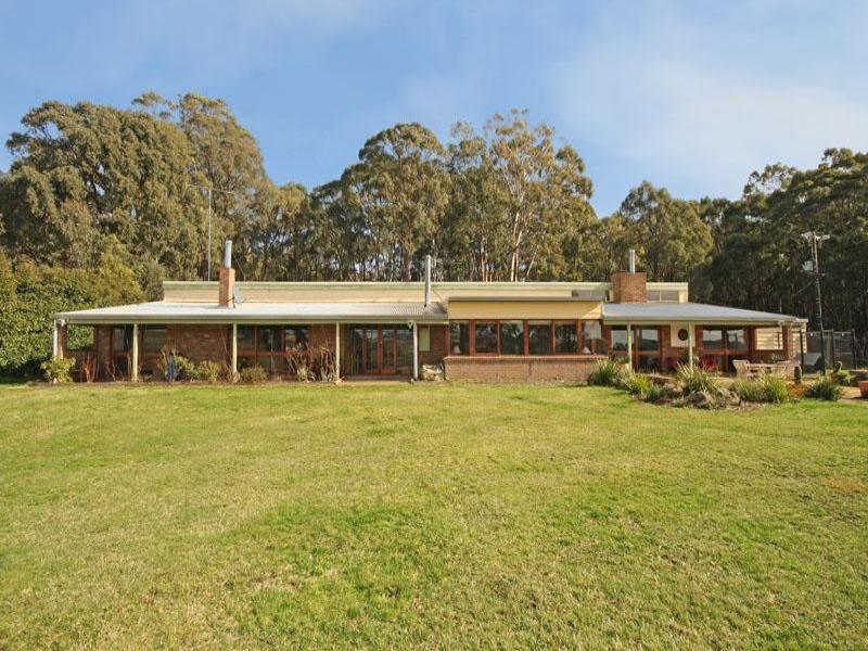 121 Walshs Road, Woodend, Vic 3442 Property Details