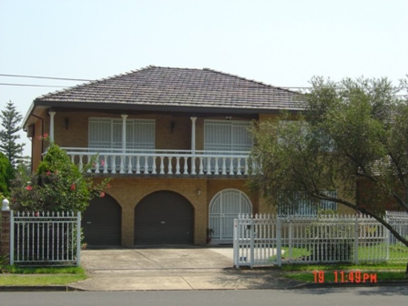 20 Sandringham Street, St Johns Park, NSW 2176