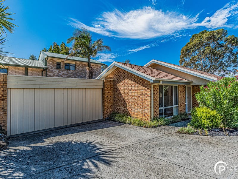 2/10 Buchanan Road, Berwick, Vic 3806