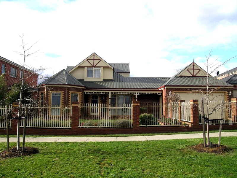 14 Sovereign Crest Boulevard, Rowville, VIC 3178