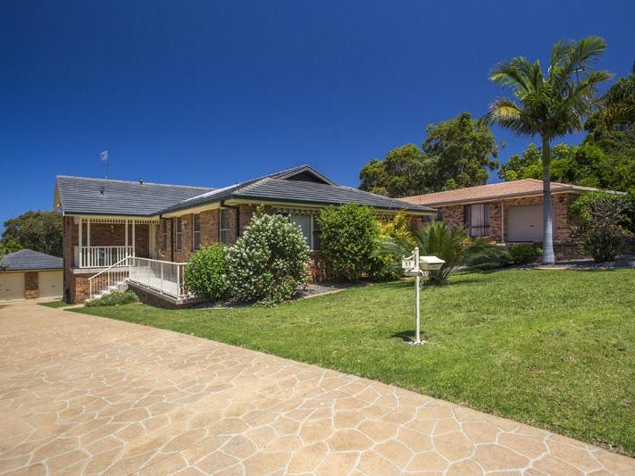 11 Wills Cres, Denhams Beach, NSW 2536