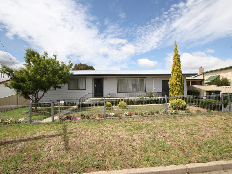 7 High Street, Tenterfield, NSW 2372 Property Details