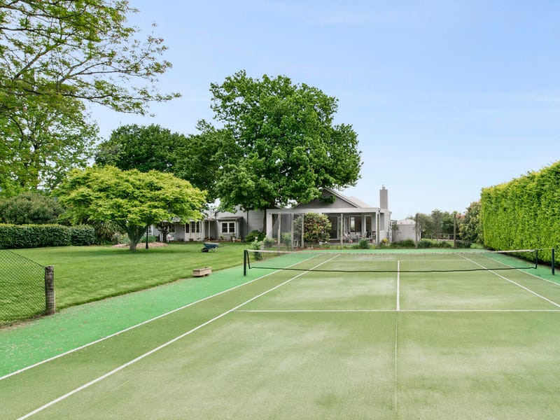 16 Glasgow Road, Kilsyth, Vic 3137 Property Details