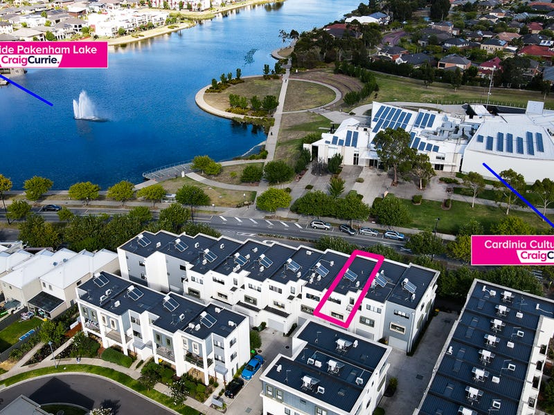 37 Lakeside Boulevard, Pakenham, VIC 3810